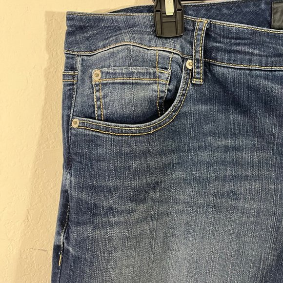 NWOT Torrid Plus Size Dark Wash Slim Boot Cut Jeans Size 18 Style 11426225 - Picture 6 of 12